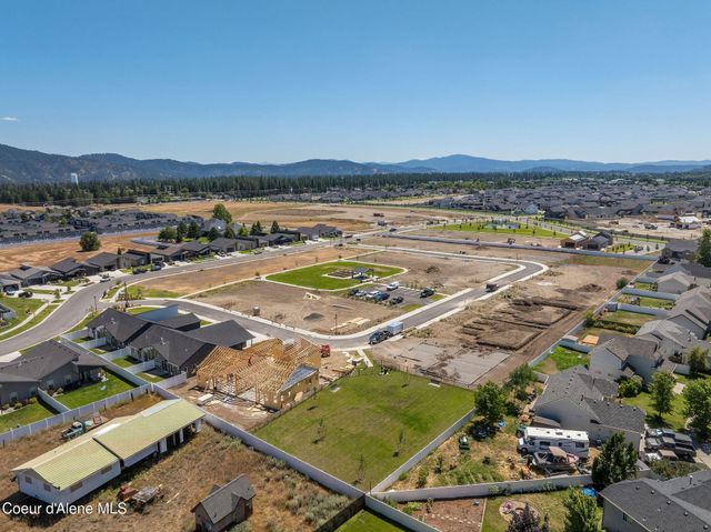 7801 N Mocha Lp, Coeur D'alene, ID 83815