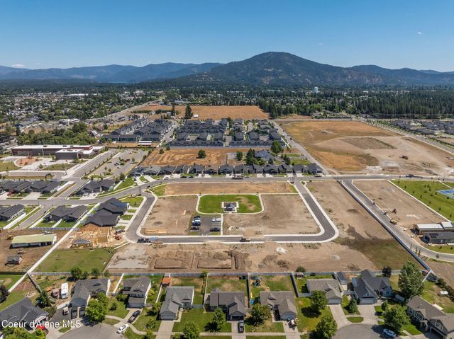 7801 N Mocha Lp, Coeur D'alene, ID 83815