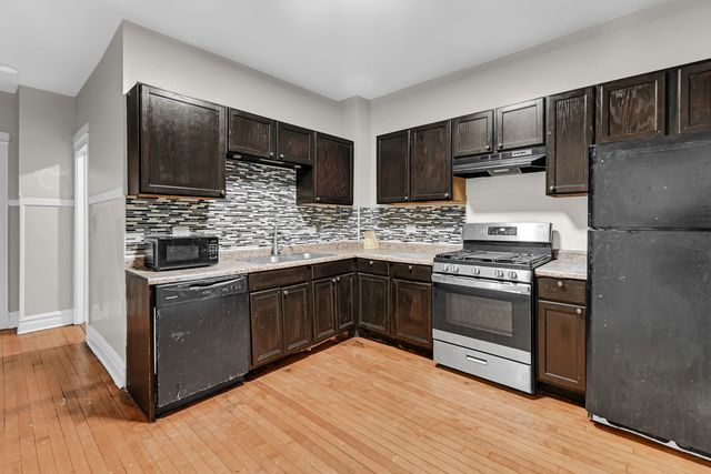 7130 S Langley Avenue, Chicago, IL 60619