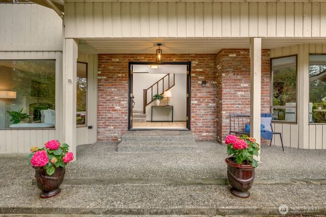 13715 51st Avenue W, Edmonds, WA 98026