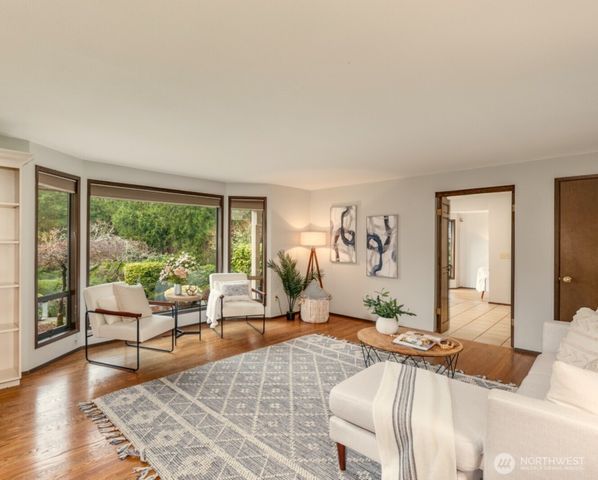 13715 51st Avenue W, Edmonds, WA 98026