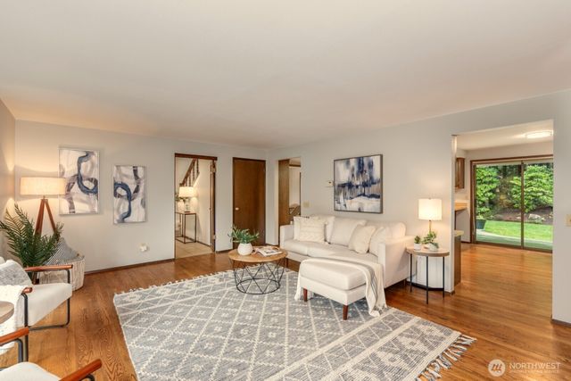 13715 51st Avenue W, Edmonds, WA 98026