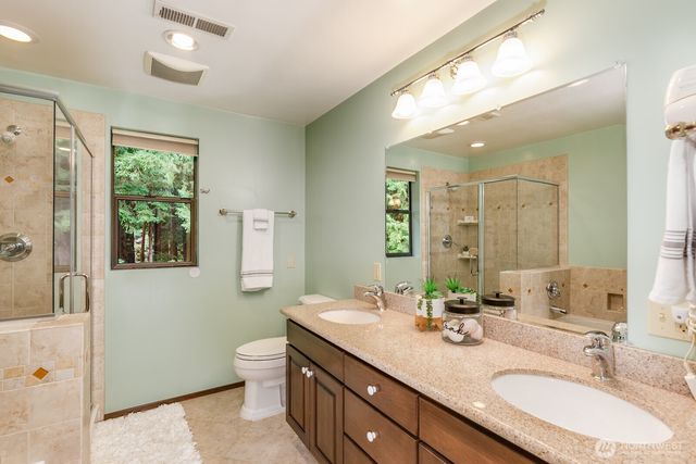 13715 51st Avenue W, Edmonds, WA 98026