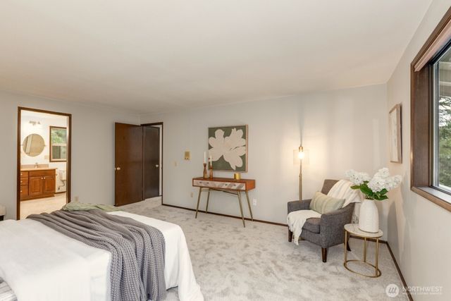 13715 51st Avenue W, Edmonds, WA 98026