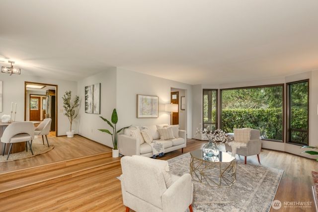 13715 51st Avenue W, Edmonds, WA 98026