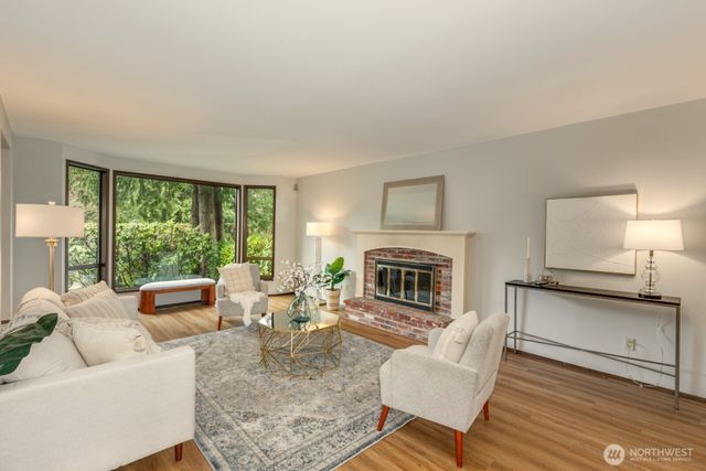 13715 51st Avenue W, Edmonds, WA 98026