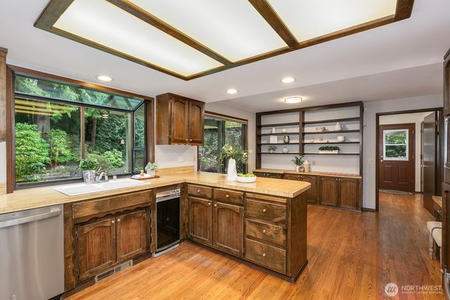 13715 51st Avenue W, Edmonds, WA 98026