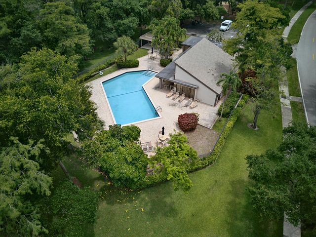 4413 NW 22nd Road 404, Coconut Creek, FL 33066