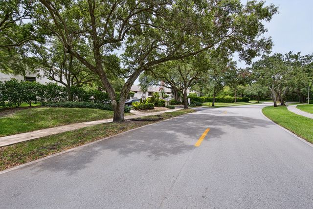 4413 NW 22nd Road 404, Coconut Creek, FL 33066