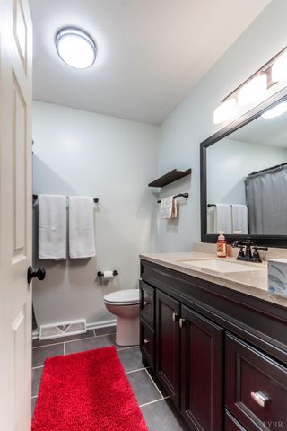 124 Walton Drive, Appomattox, VA 24522