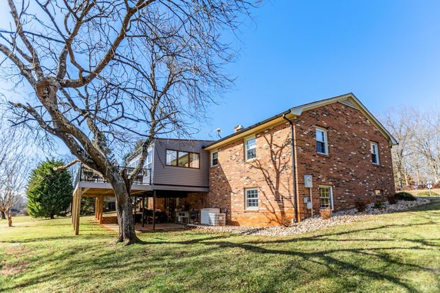 124 Walton Drive, Appomattox, VA 24522