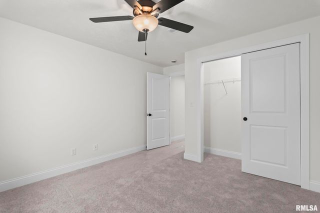 3200 GREENBRIAR Drive, Springfield, IL 62711