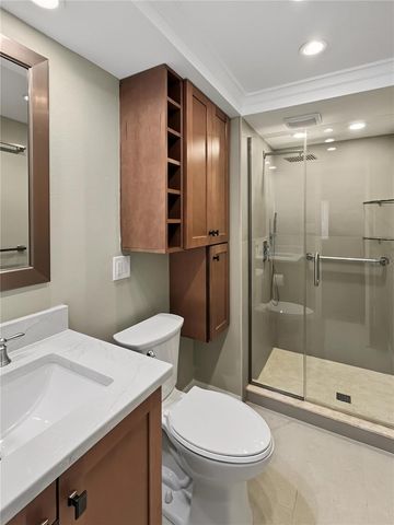 6470 HOLLYWOOD BOULEVARD 104, Sarasota, FL 34231