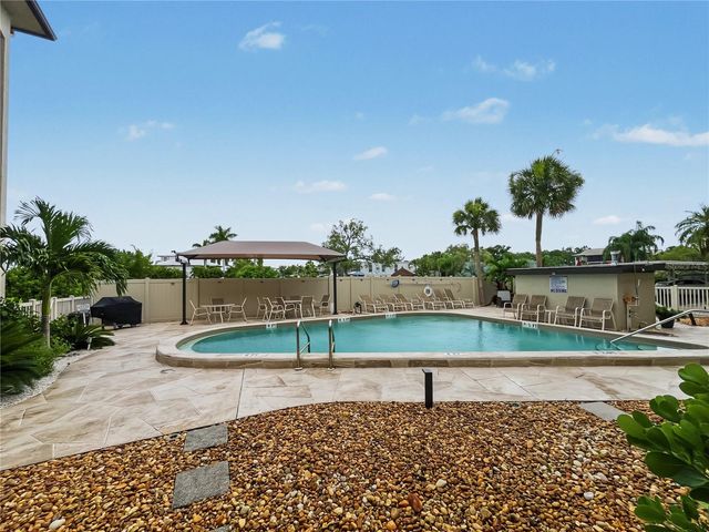 6470 HOLLYWOOD BOULEVARD 104, Sarasota, FL 34231