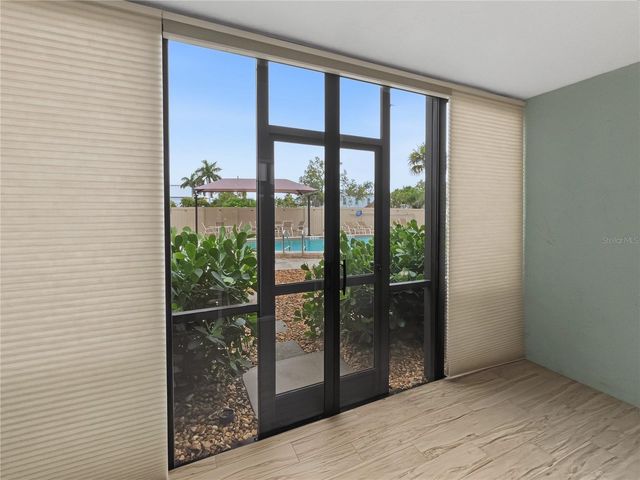 6470 HOLLYWOOD BOULEVARD 104, Sarasota, FL 34231