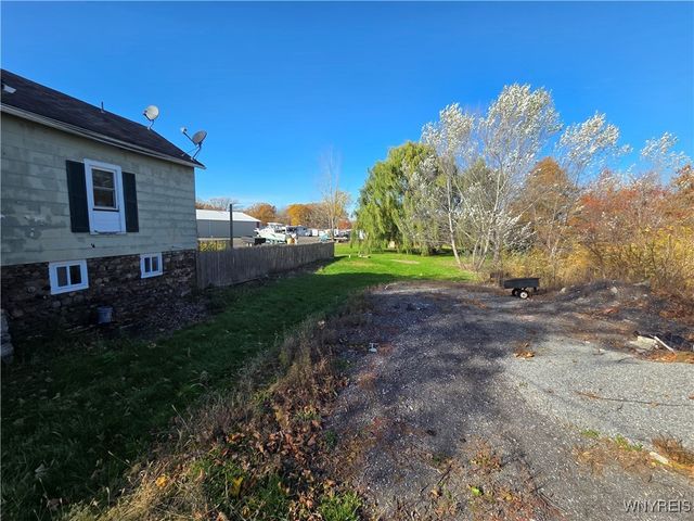 2535 Ridge Road, Lewiston, NY 14131