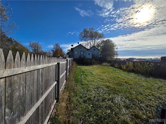 2535 Ridge Road, Lewiston, NY 14131