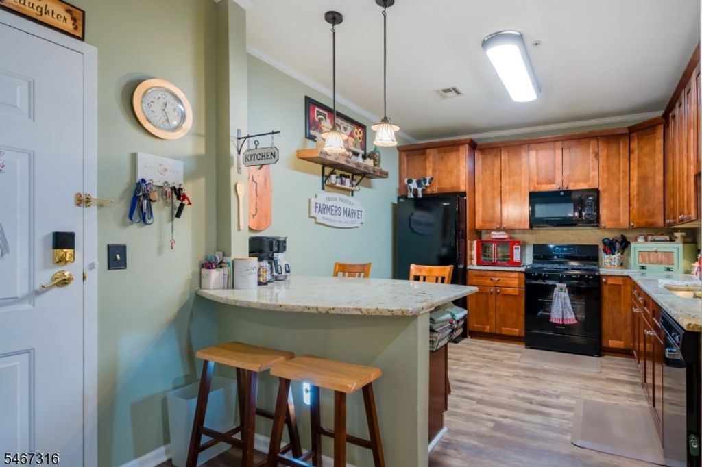 319 Regency Pl 319, Woodbridge Twp., NJ 07095 — photo 2