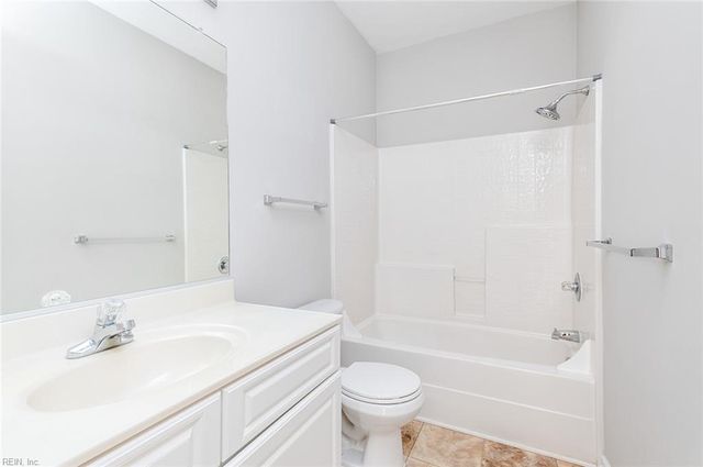 114 Lands End LN, Carrollton, VA 23314