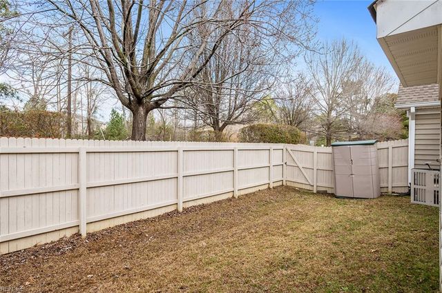 114 Lands End LN, Carrollton, VA 23314