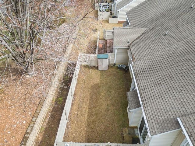 114 Lands End LN, Carrollton, VA 23314