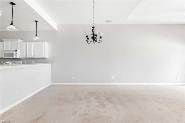 114 Lands End LN, Carrollton, VA 23314