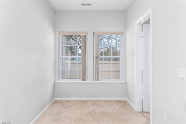 114 Lands End LN, Carrollton, VA 23314