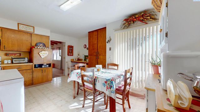 822 SE 12th Street, College Place, WA 99324