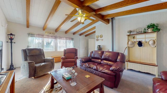 822 SE 12th Street, College Place, WA 99324