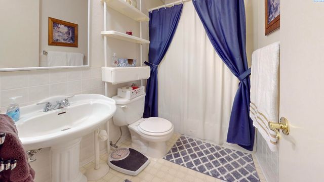 822 SE 12th Street, College Place, WA 99324