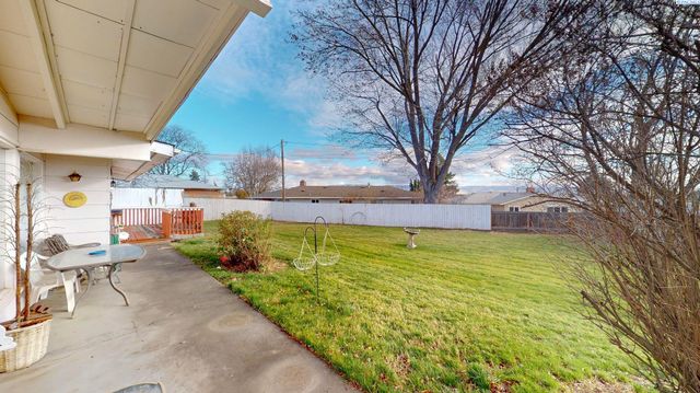 822 SE 12th Street, College Place, WA 99324