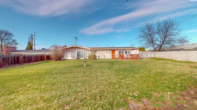 822 SE 12th Street, College Place, WA 99324