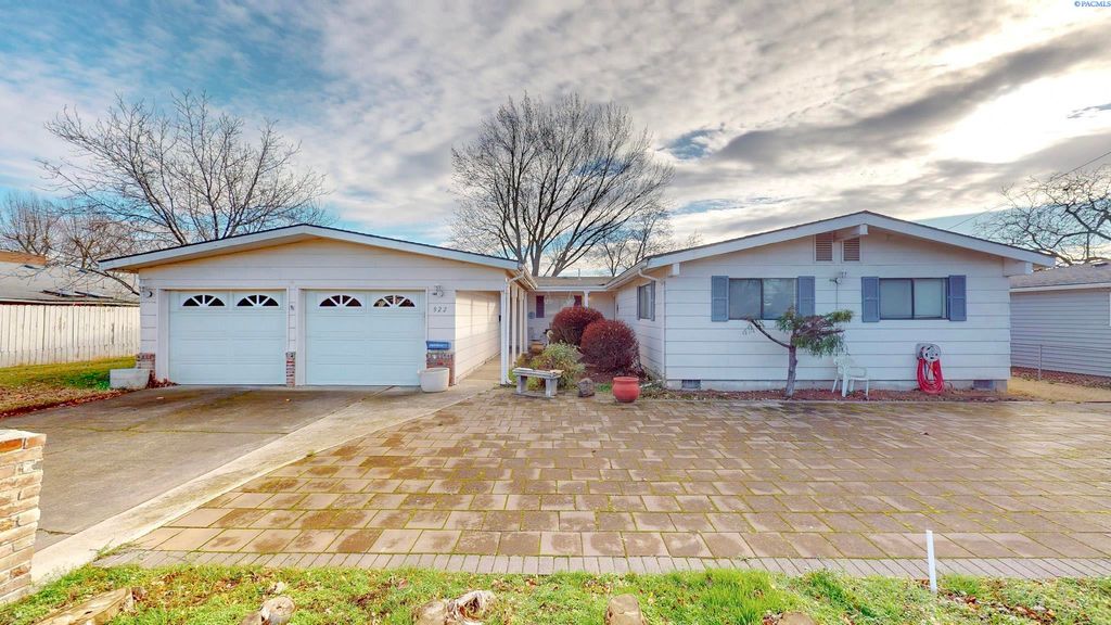 822 SE 12th Street, College Place, WA 99324