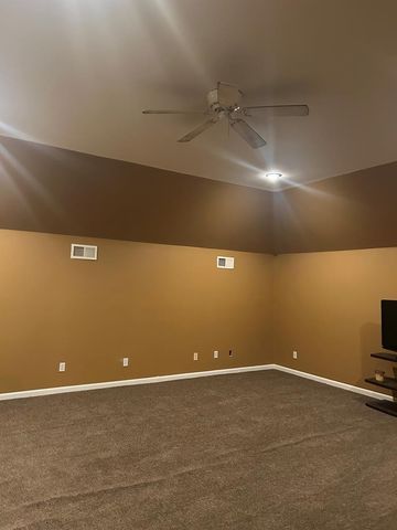 134 Coleman St, Big Sandy, TN 38221