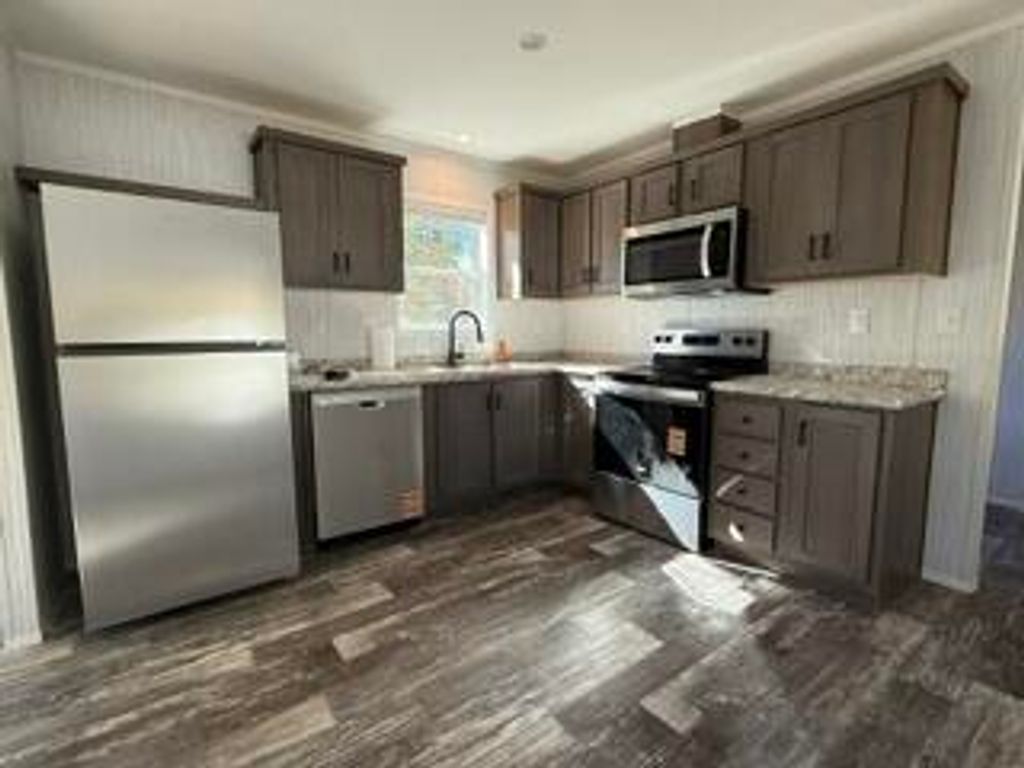 14 Brookwood Court, Lisbon, ME 04252 — photo 2