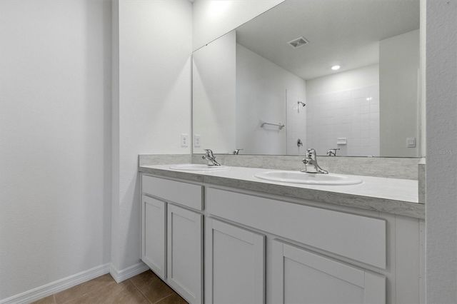 5764 HOLLINGWORTH TRAIL, Wesley Chapel, FL 33545