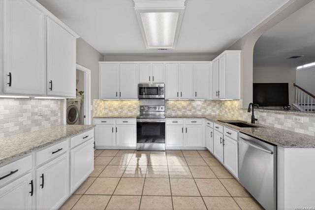 228 Spice Oak Ln, Cibolo, TX 78108