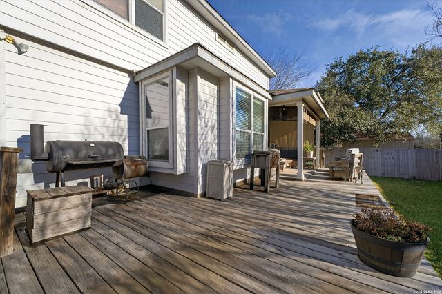 228 Spice Oak Ln, Cibolo, TX 78108