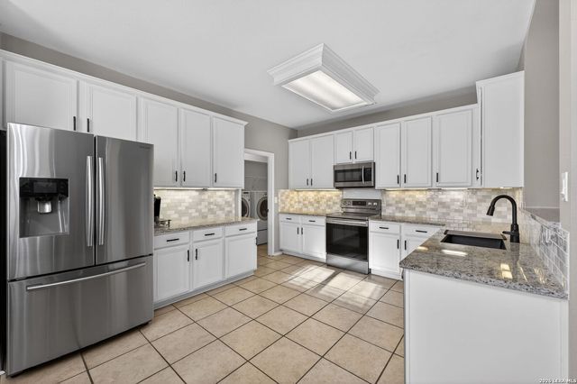 228 Spice Oak Ln, Cibolo, TX 78108