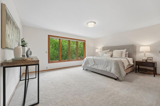 782 Evergreen Knolls, Mendota Heights, MN 55118