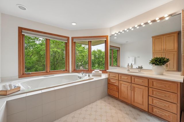 782 Evergreen Knolls, Mendota Heights, MN 55118