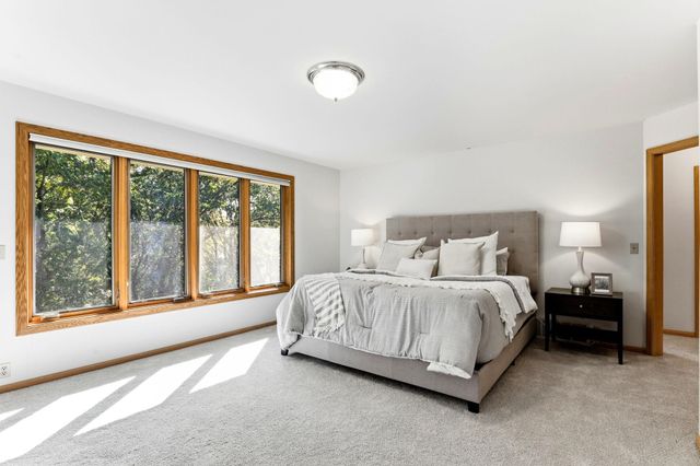 782 Evergreen Knolls, Mendota Heights, MN 55118