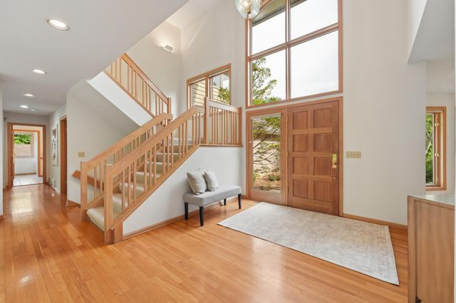 782 Evergreen Knolls, Mendota Heights, MN 55118