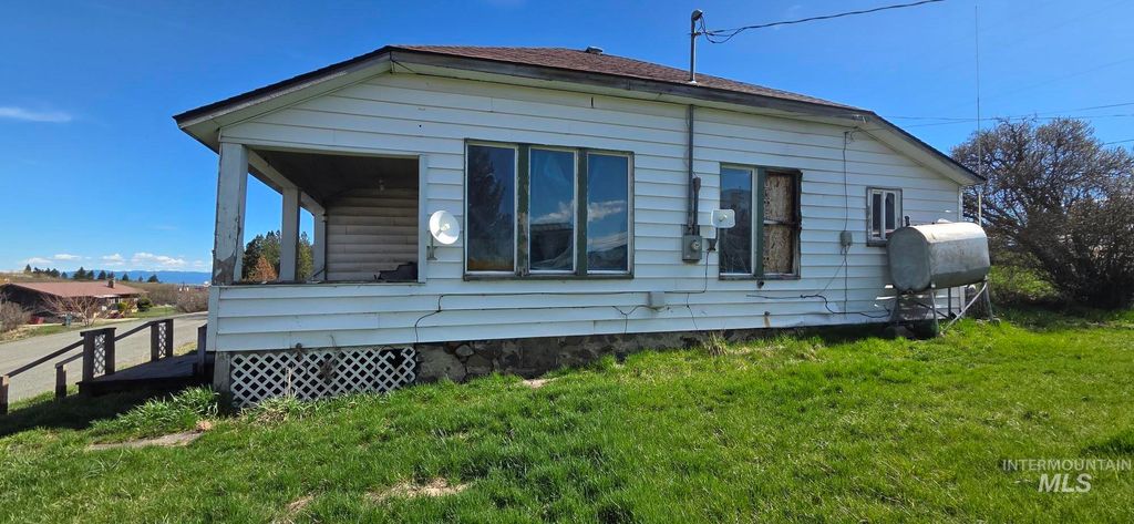 405 1st S Street, CottonWood, ID 83522 photo 4