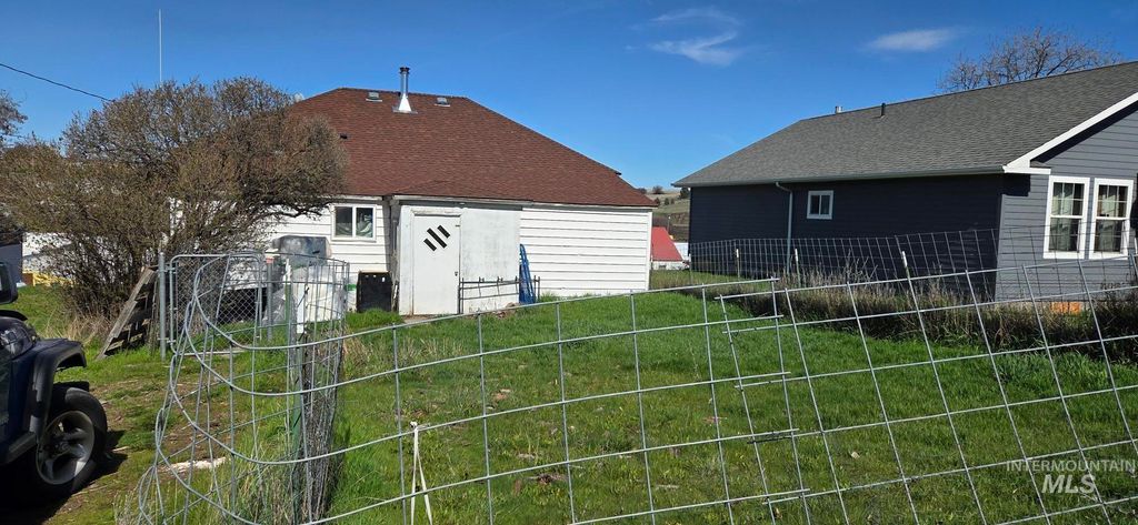 405 1st S Street, CottonWood, ID 83522 photo 5