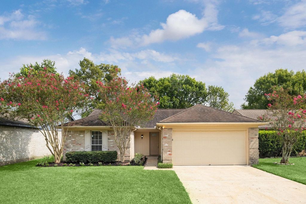 3923 Windmill Street, Sugar Land, TX 77479