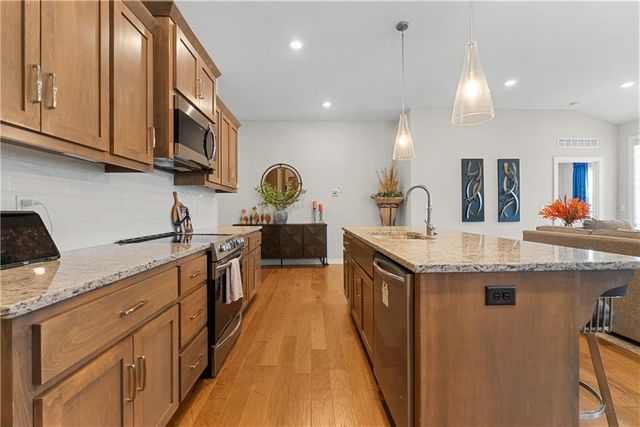 202 NW Joshua Drive, Lee's Summit, MO 64081