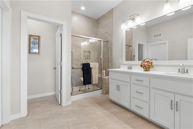 202 NW Joshua Drive, Lee's Summit, MO 64081