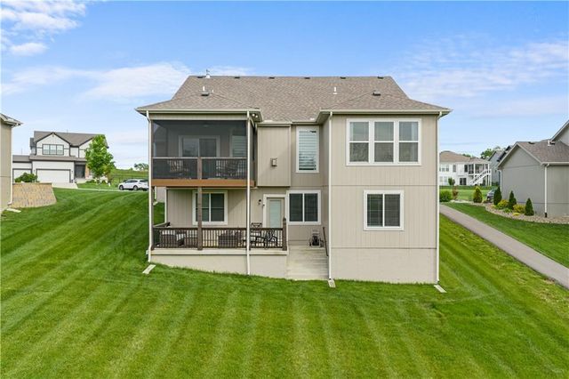 202 NW Joshua Drive, Lee's Summit, MO 64081
