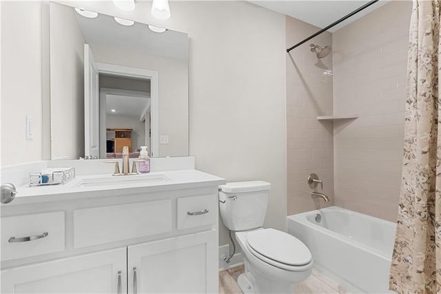 202 NW Joshua Drive, Lee's Summit, MO 64081